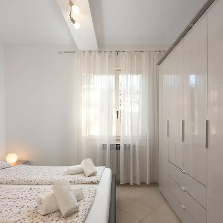 Apartment Marina *